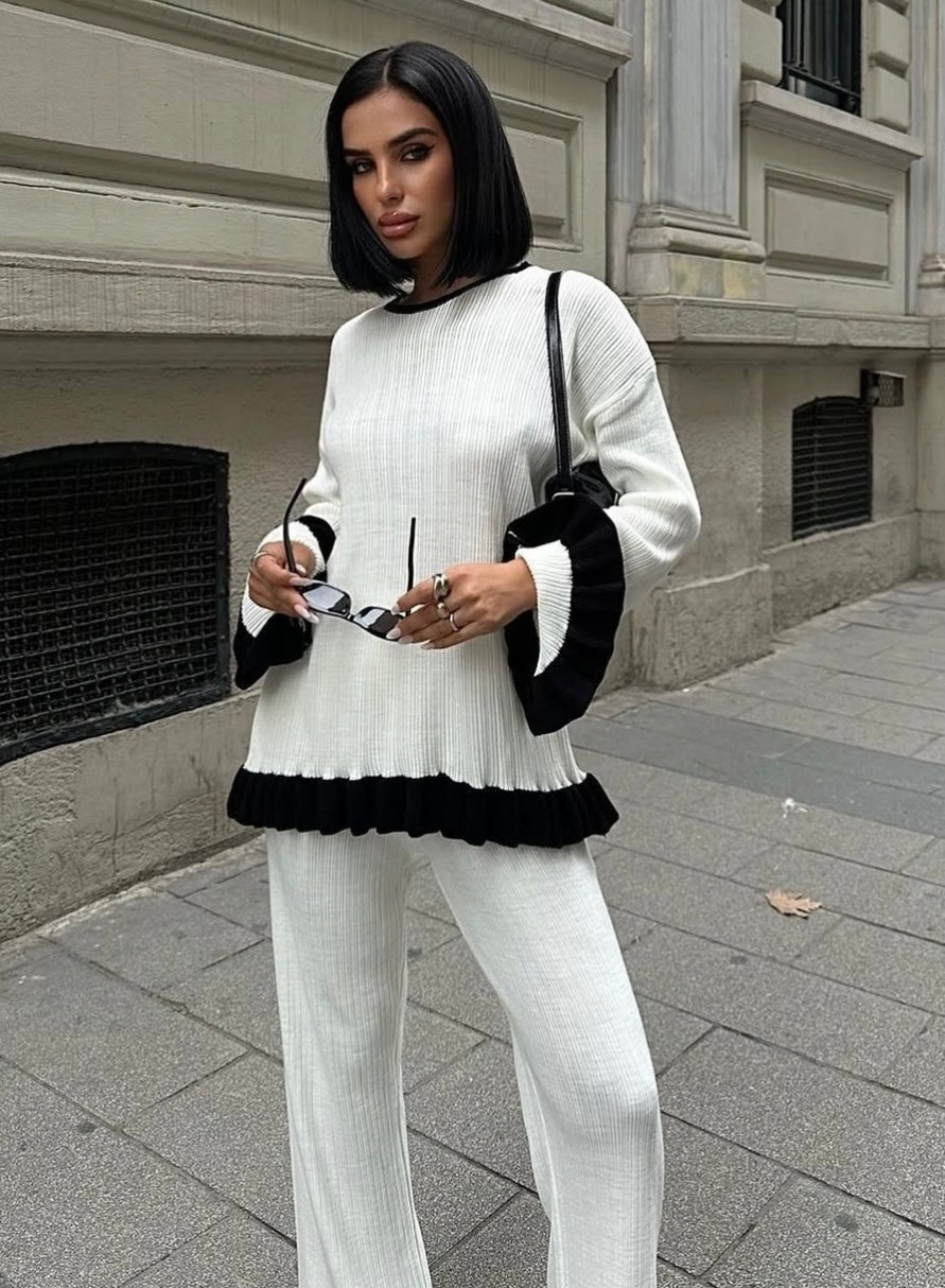 Co-Ord Dual-Tone Delight Knitwear Pant Set