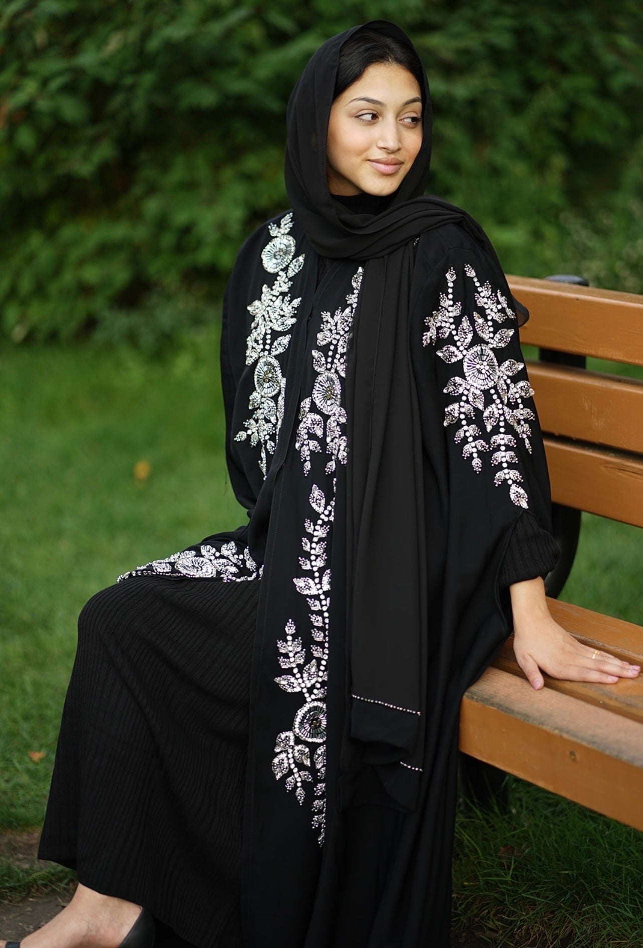 LUXURY EMERALD BLACK EMBELLISHED Beaded CAPE ABAYA