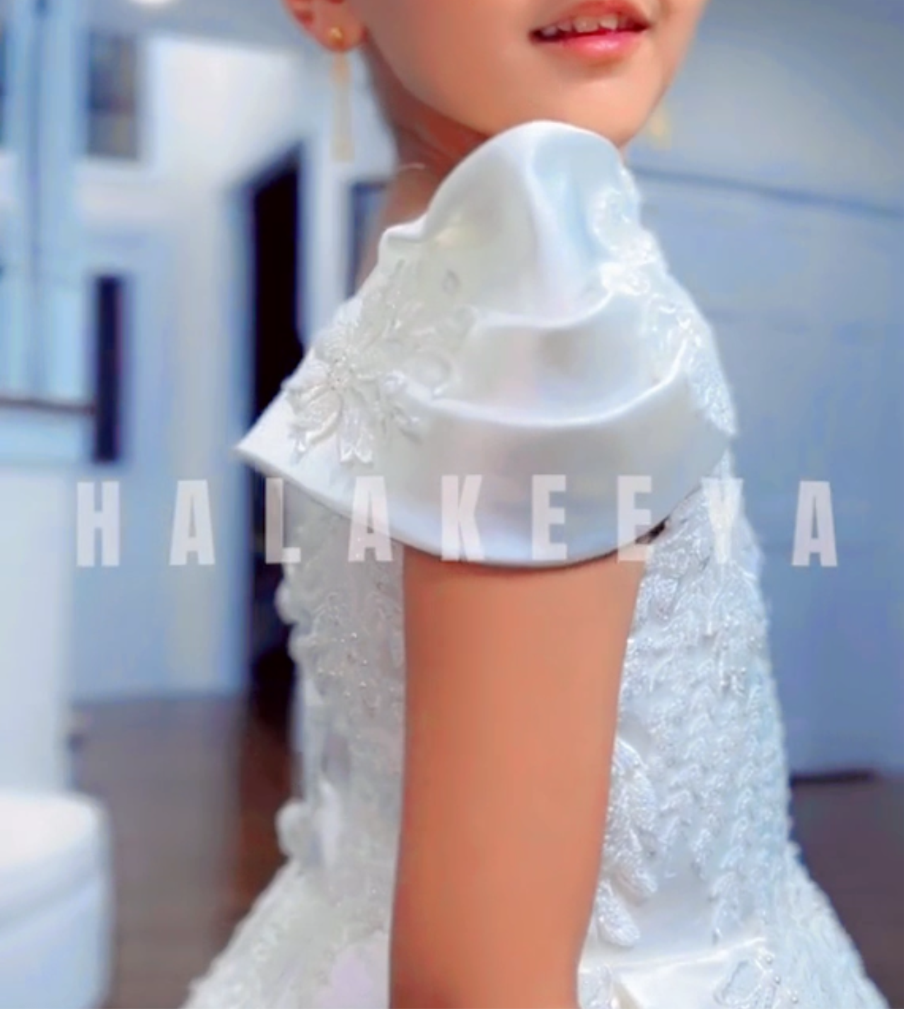 Luxury Off White Beaded lacePuffy Flower Girl Dress