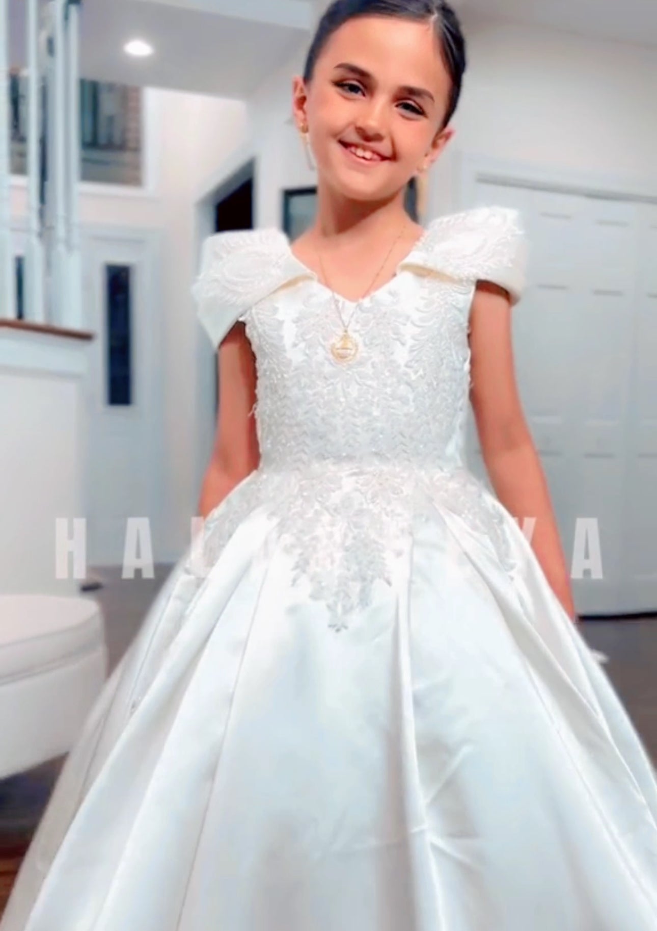Luxury Off White Beaded lacePuffy Flower Girl Dress