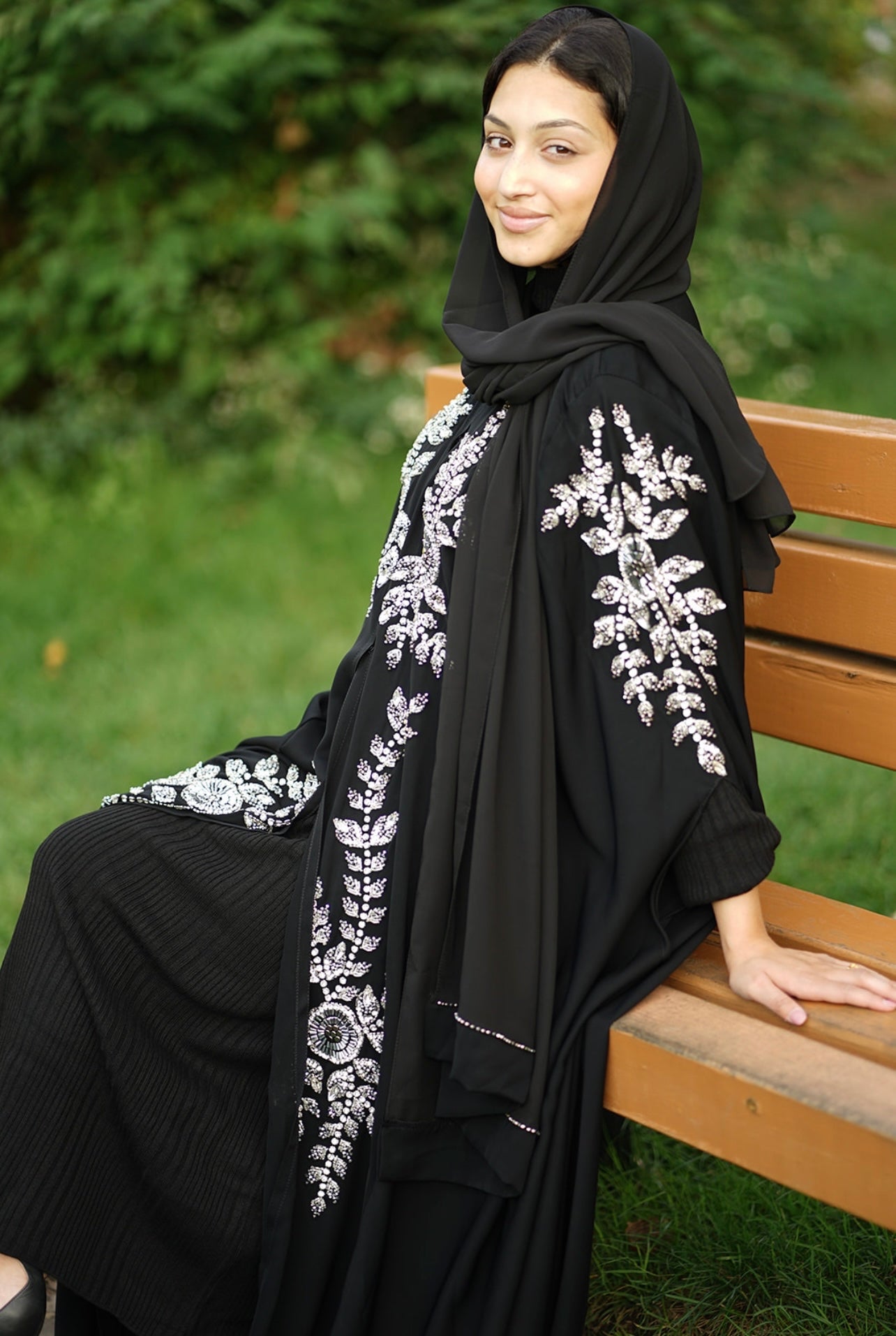 LUXURY EMERALD BLACK EMBELLISHED Beaded CAPE ABAYA