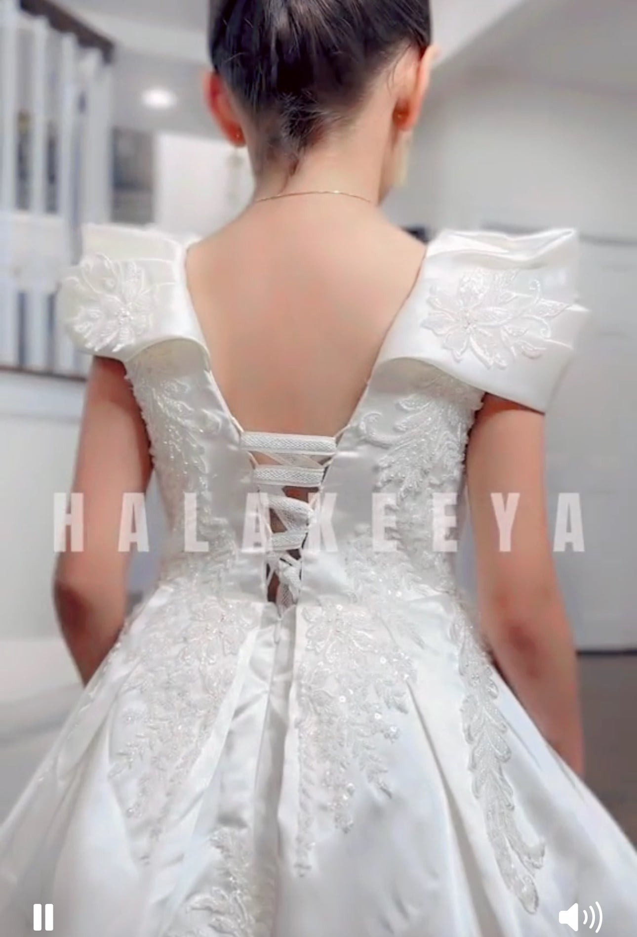 Luxury Off White Beaded lacePuffy Flower Girl Dress