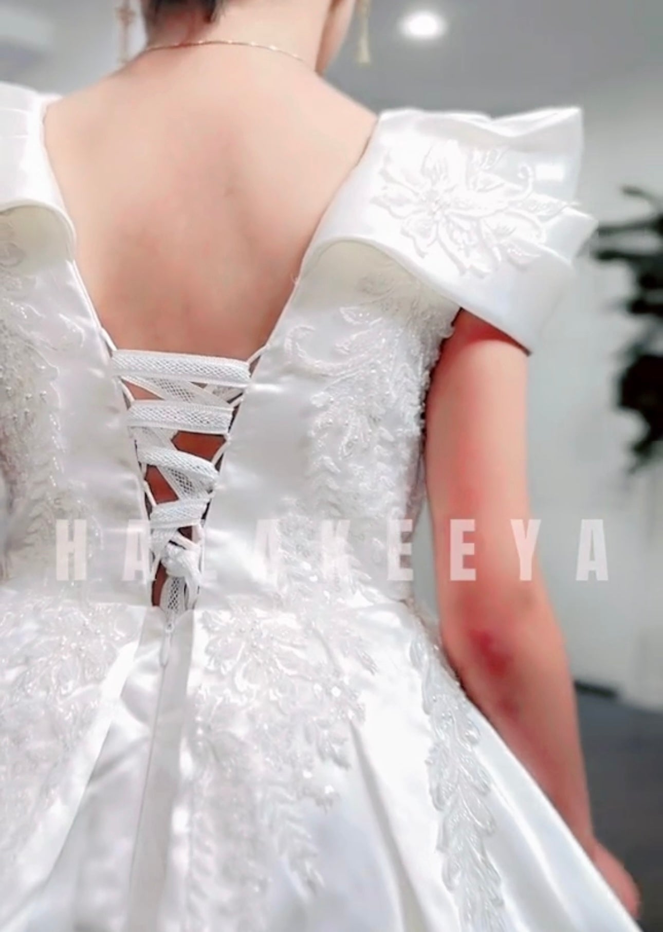 Luxury Off White Beaded lacePuffy Flower Girl Dress