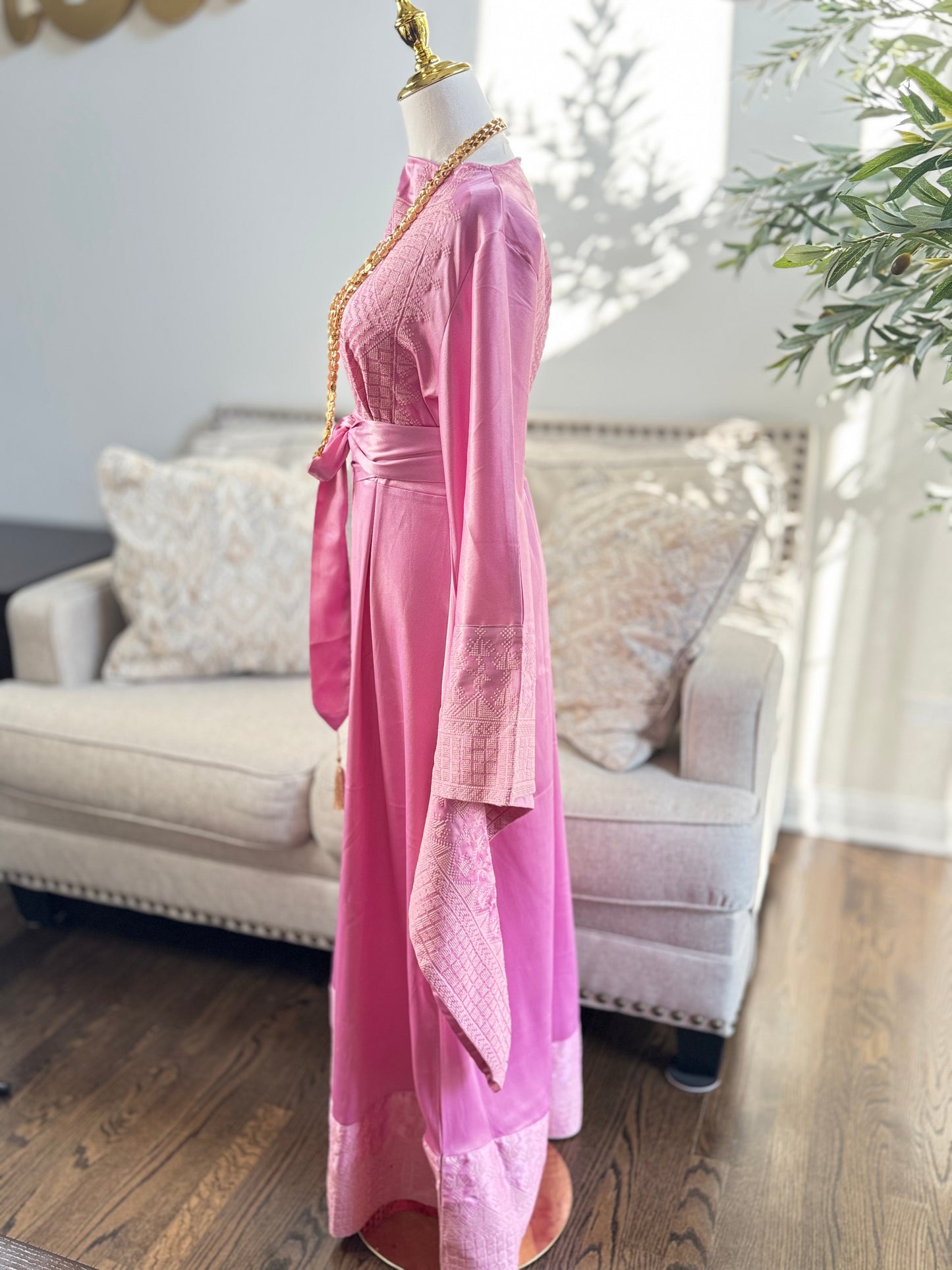 Pink Satin Embroidered Thobe Kaftan with Wide Sleeves