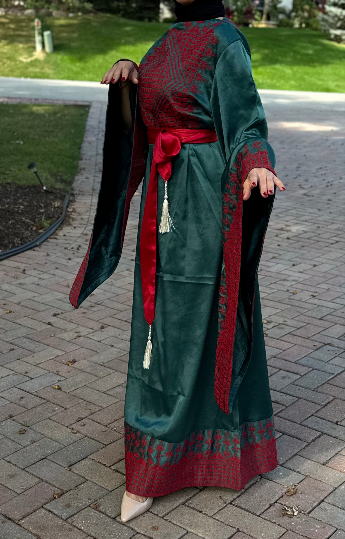 Green Satin Embroidered Thobe with Wide Sleeves
