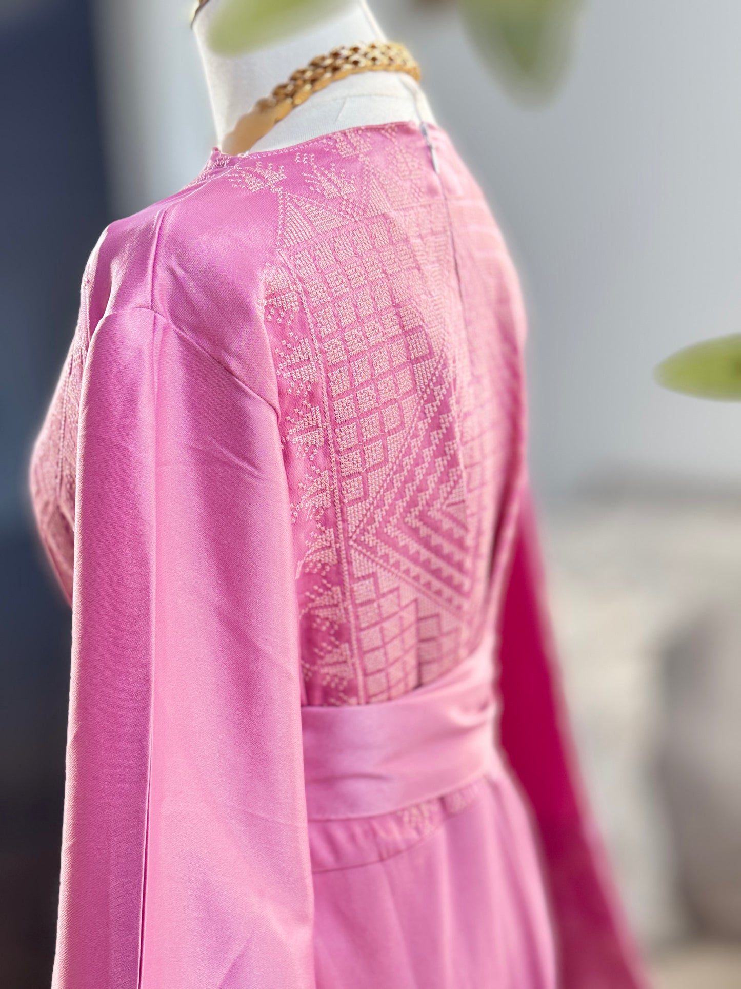 Pink Satin Embroidered Thobe Kaftan with Wide Sleeves