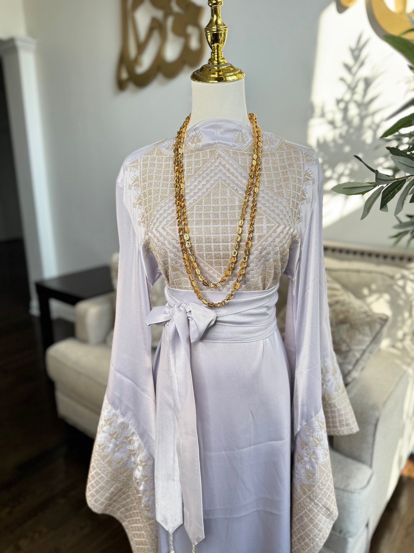 Light lavender Satin Embroidered Thobe Kaftan with Wide Sleeves