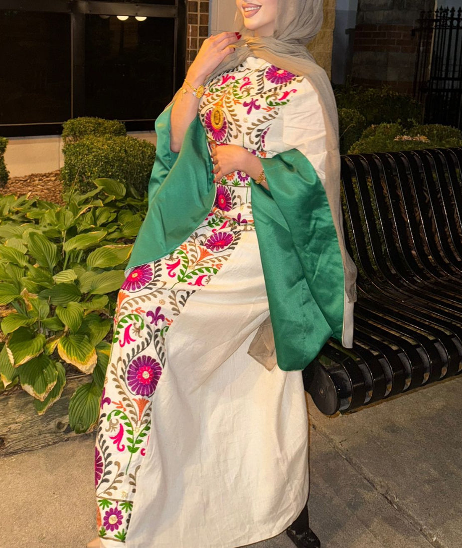 Luxurious Beige Embroidered Thobe with Wide Satin Sleeves