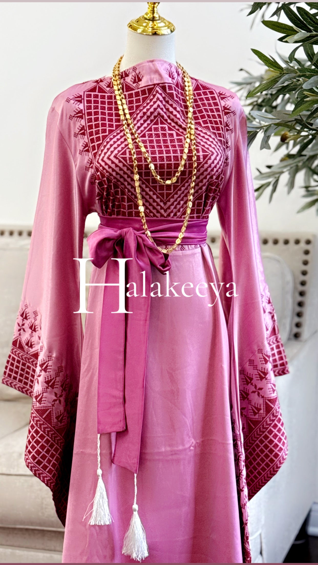 Pink Satin Embroidered Thobe Kaftan with Wide Sleeves
