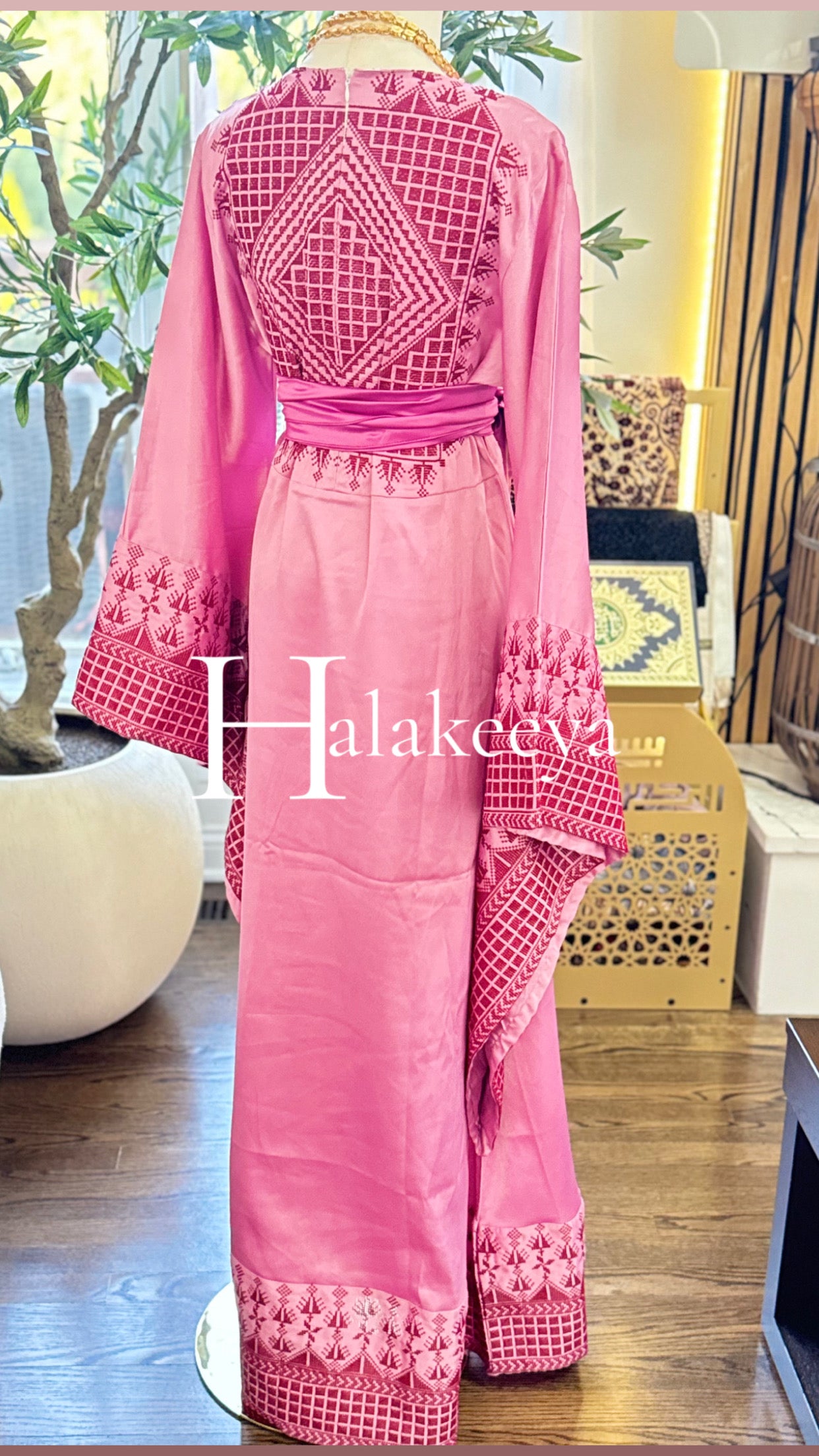 Pink Satin Embroidered Thobe Kaftan with Wide Sleeves