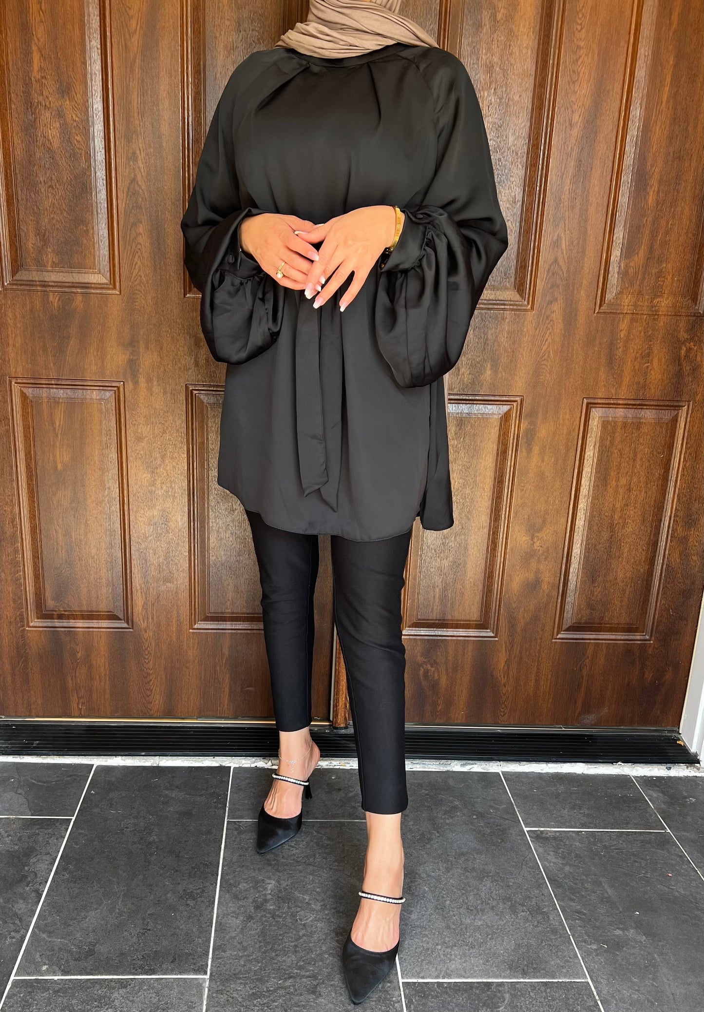 Puffed sleeves satin top with belt