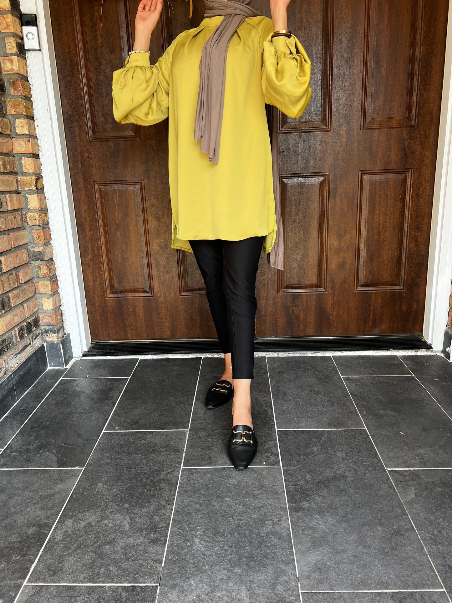 Puffed sleeves satin top with belt