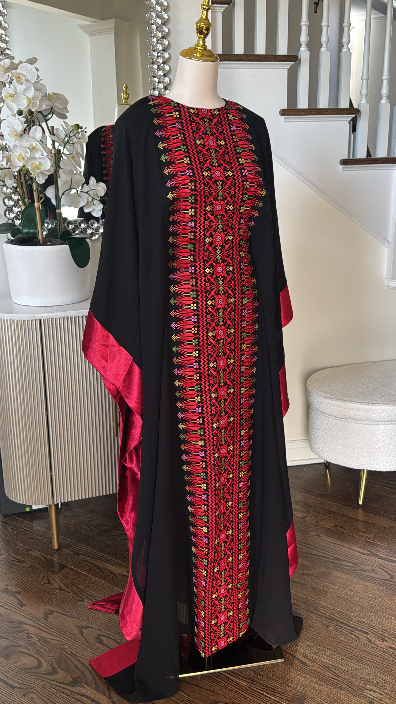 Embroidered Tatreez Bisht abaya