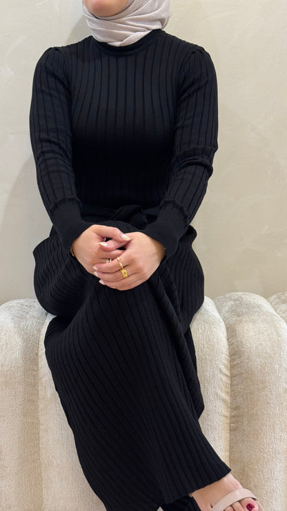 Chic Ribbed Maxi Black Knit Dress