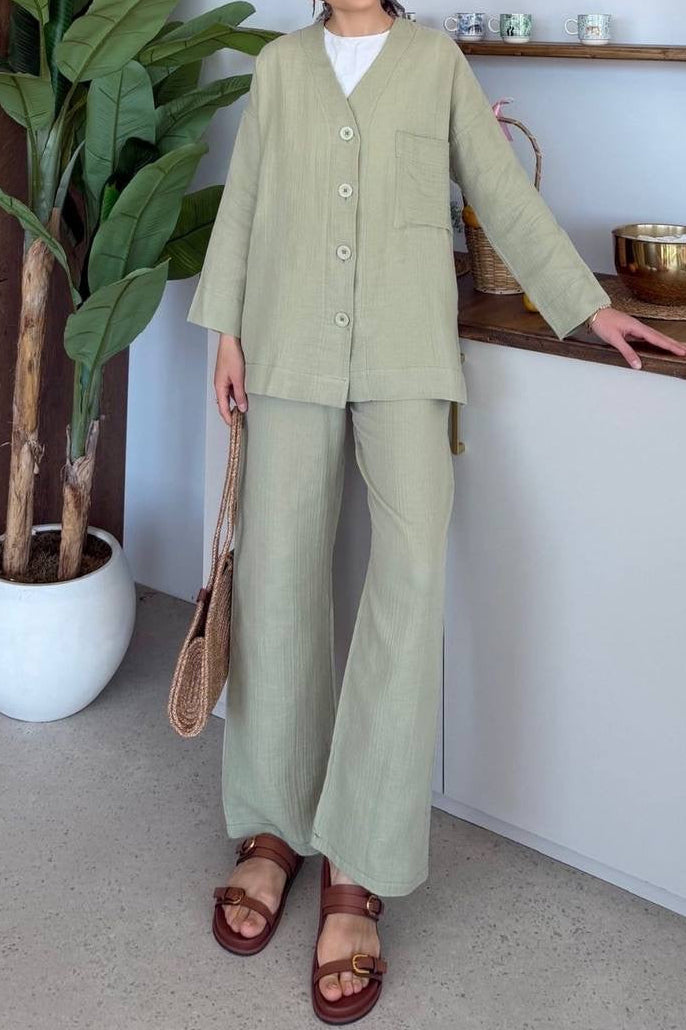 Textured Buttoned Pant Set