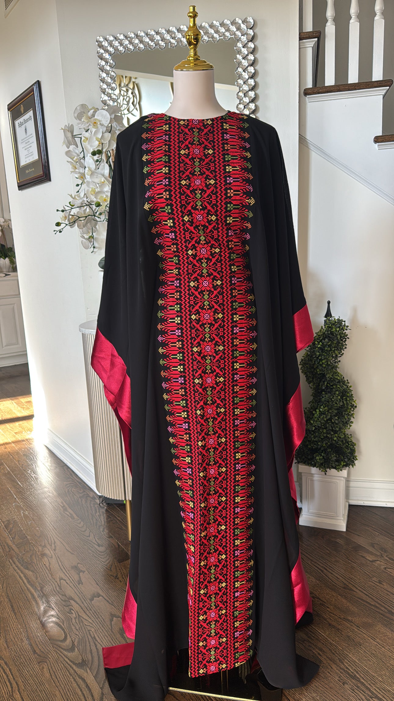 Embroidered Tatreez Bisht abaya