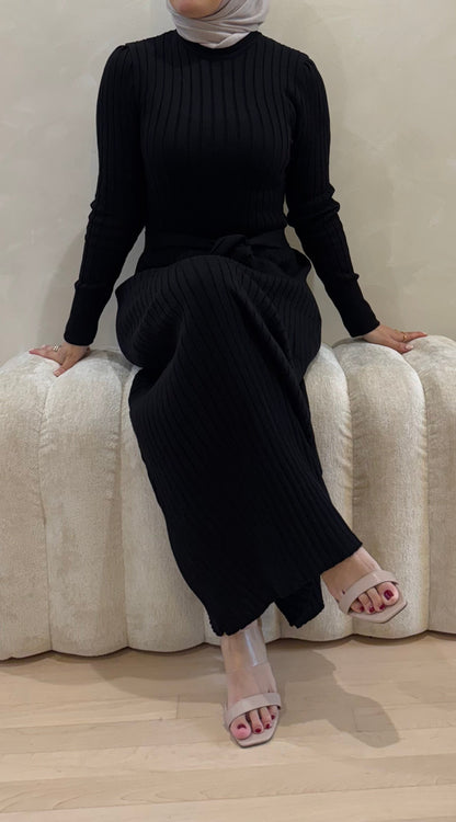 Chic Ribbed Maxi Black Knit Dress