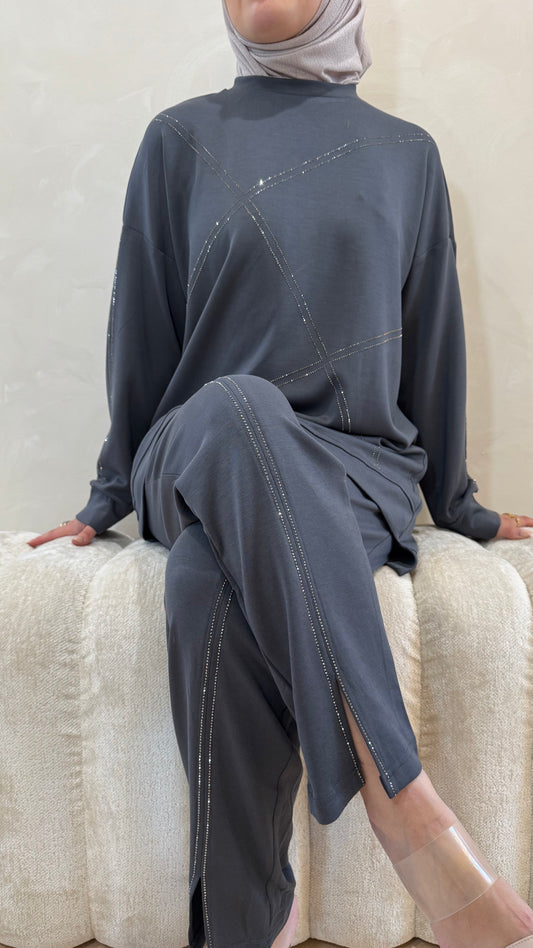 Chic 2-piece set featuring stud detailing Pant Set