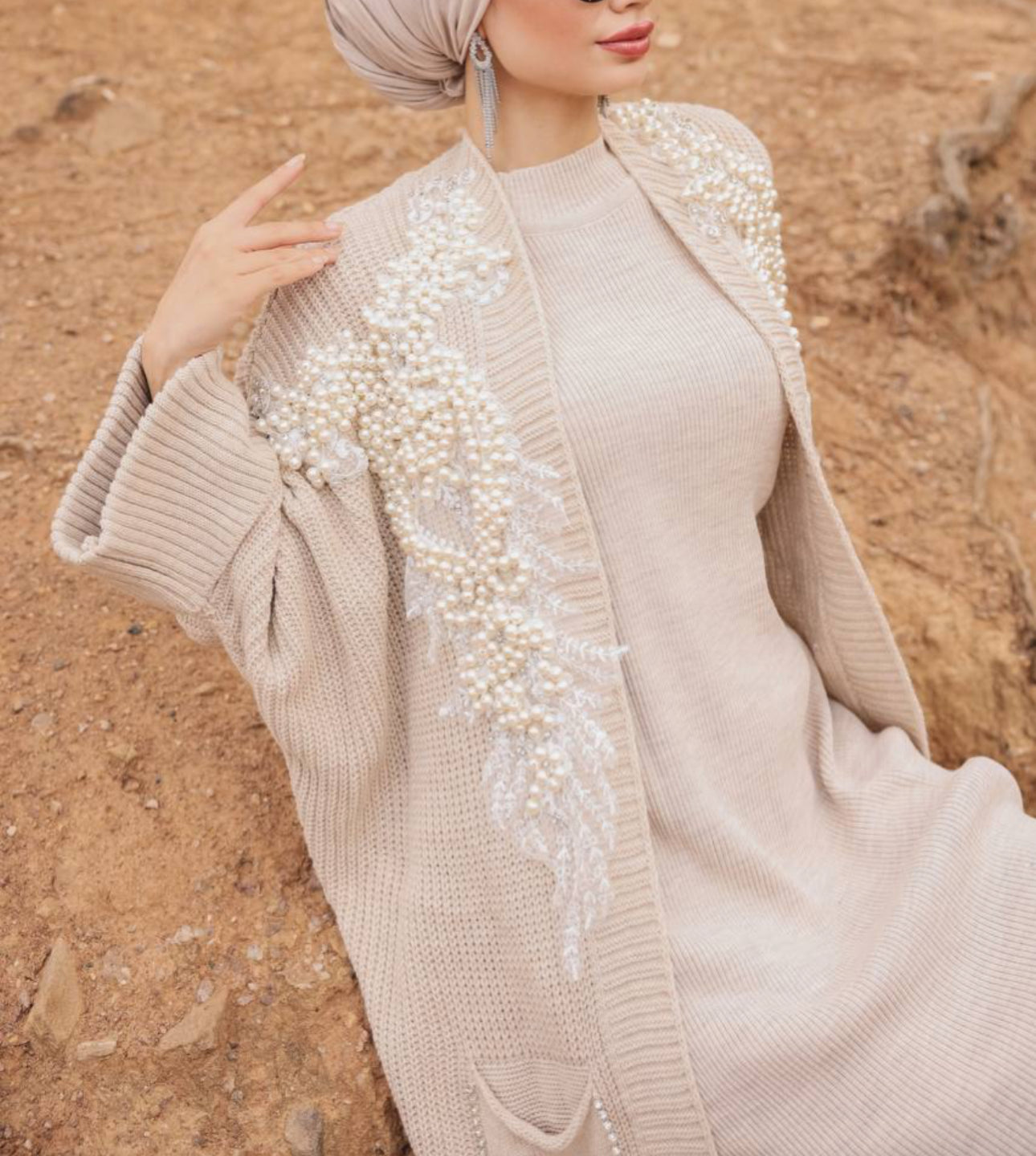 Feather-Embellished Pearls Knit Long Cardigan