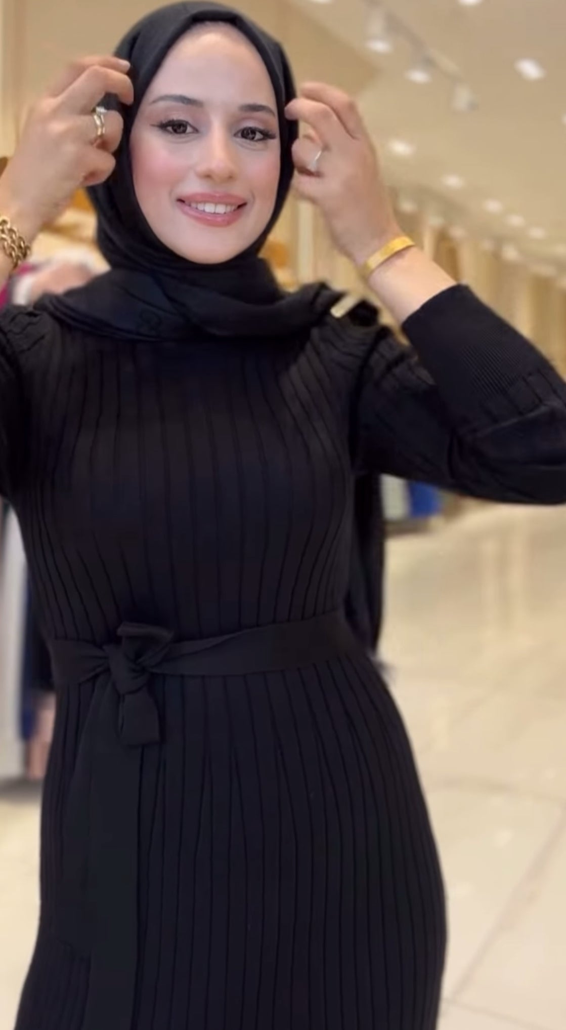 Chic Ribbed Maxi Black Knit Dress