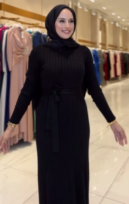 Chic Ribbed Maxi Black Knit Dress