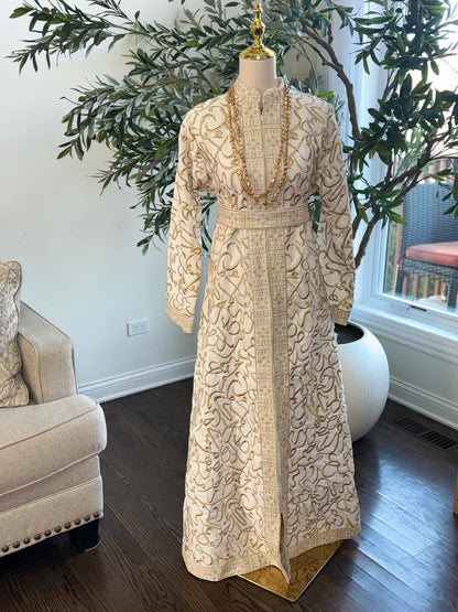 Arabic Letter embroidered/tatreez on zipped Off White abaya kaftan Thobe