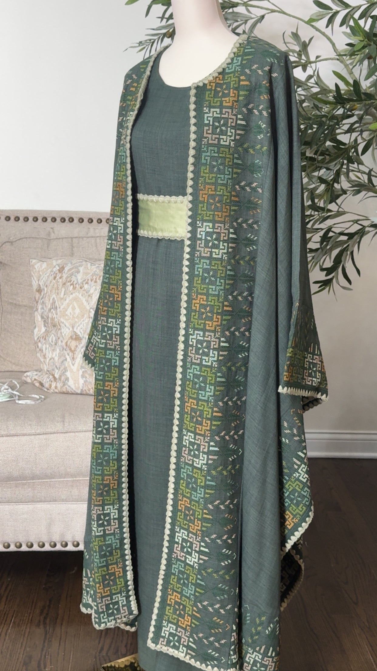 Luxurious embroidered Tatreez Butterfly Thobe Abaya set