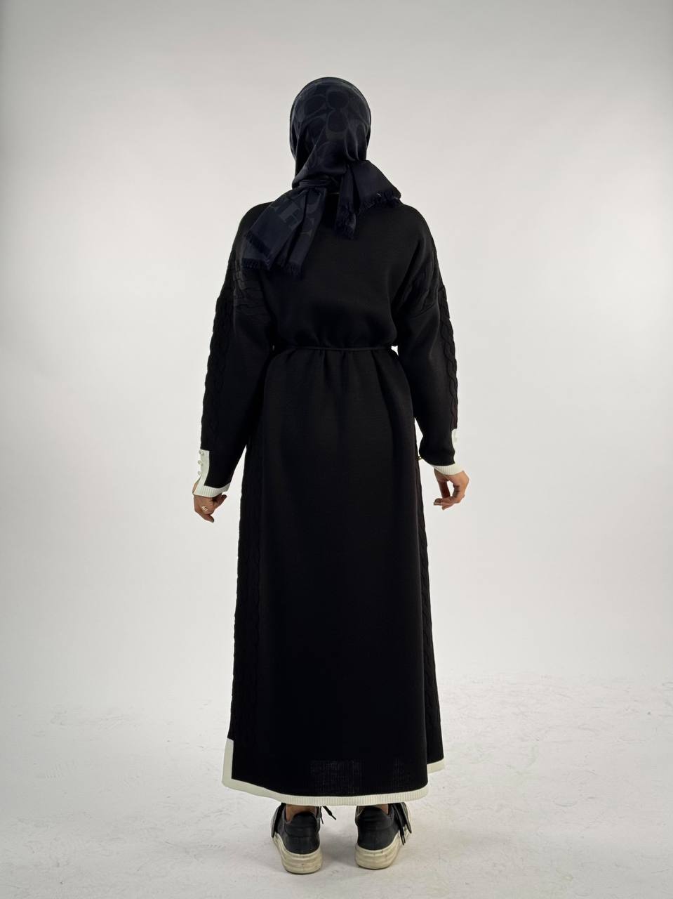 Chic Knit Maxi Relaxed Long Winter dress with Belt