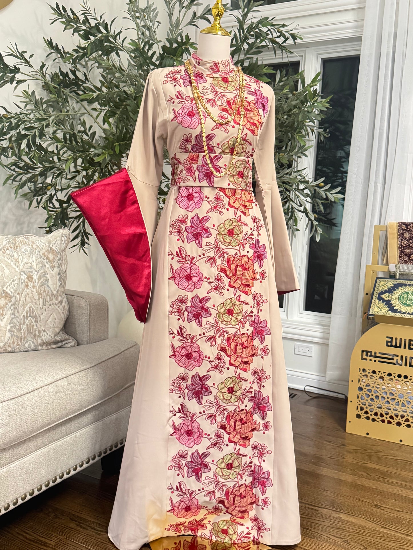 Mermaid Floral Embroidered Thobe with Satin Sleeves