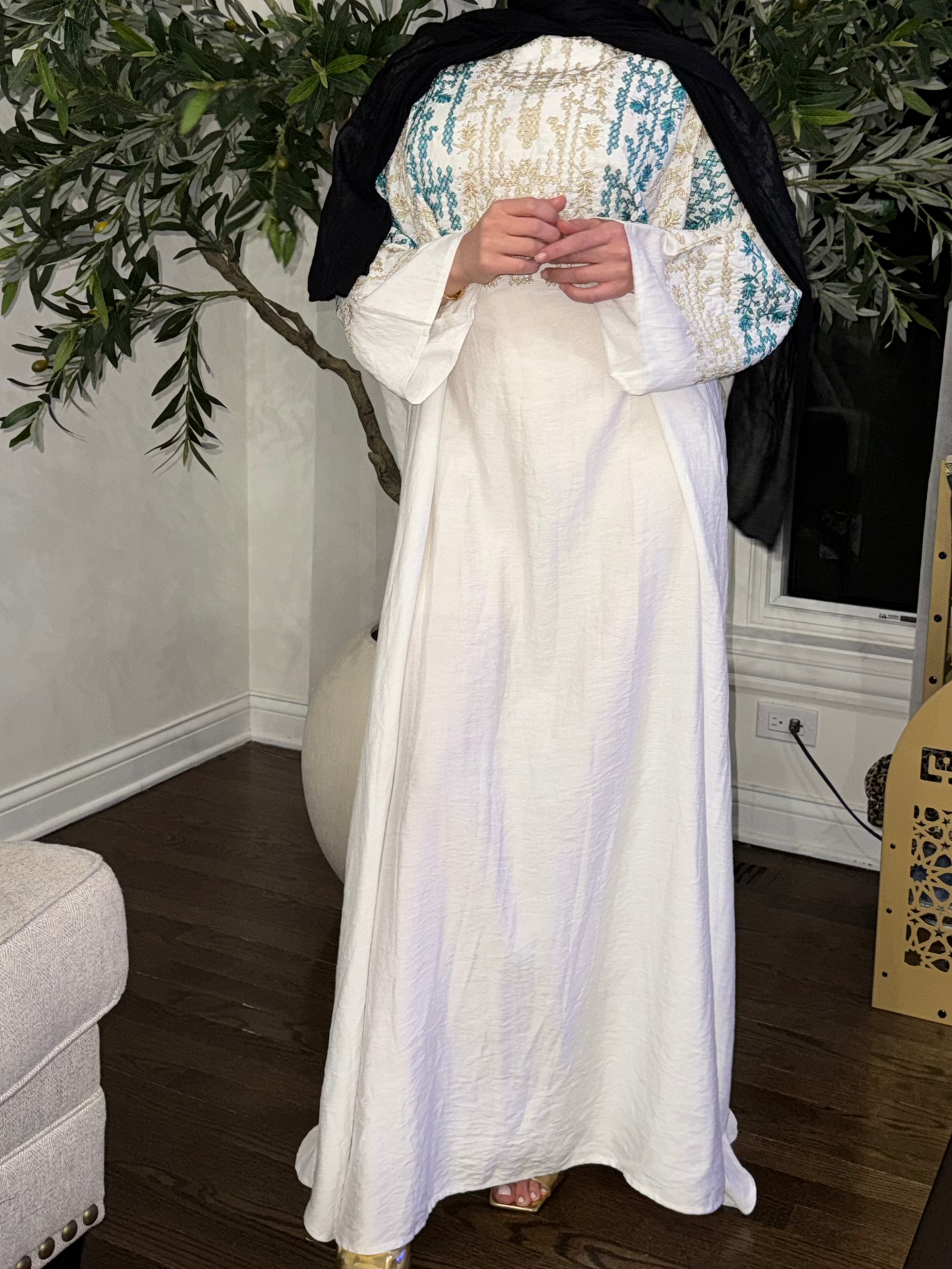 Traditional Embroidered Modest Dress with Adjustable Waist