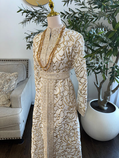 Arabic Letter embroidered/tatreez on zipped Off White abaya kaftan Thobe