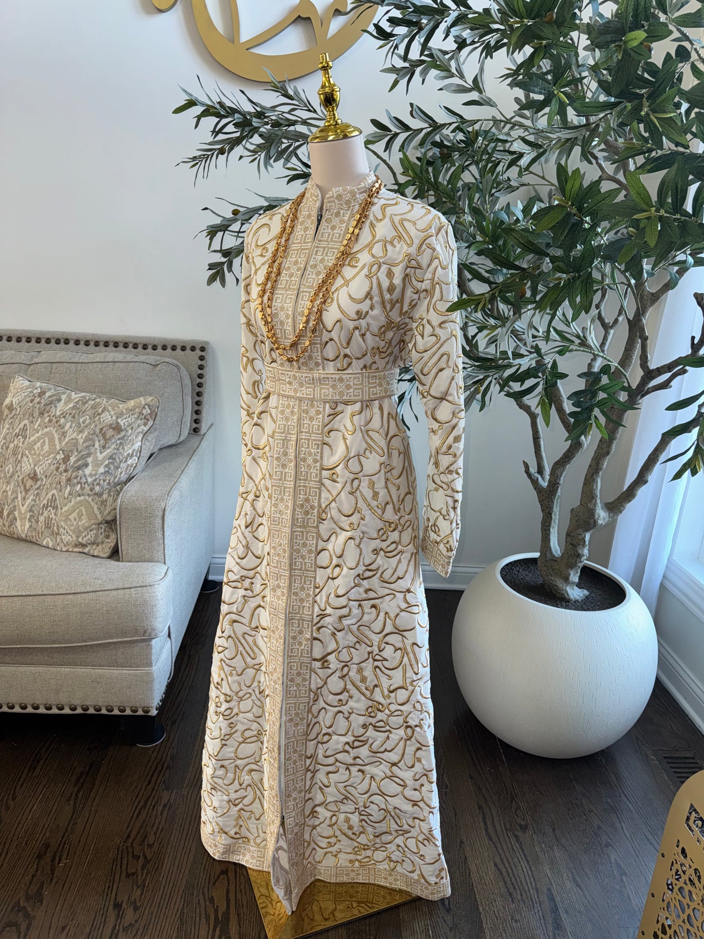 Arabic Letter embroidered/tatreez on zipped Off White abaya kaftan Thobe