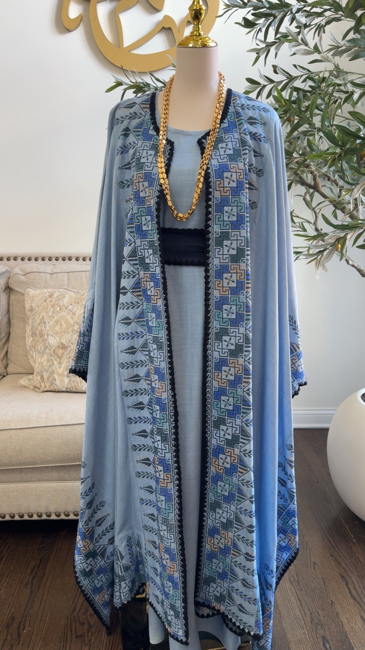 Luxurious embroidered Tatreez Butterfly Thobe Abaya set