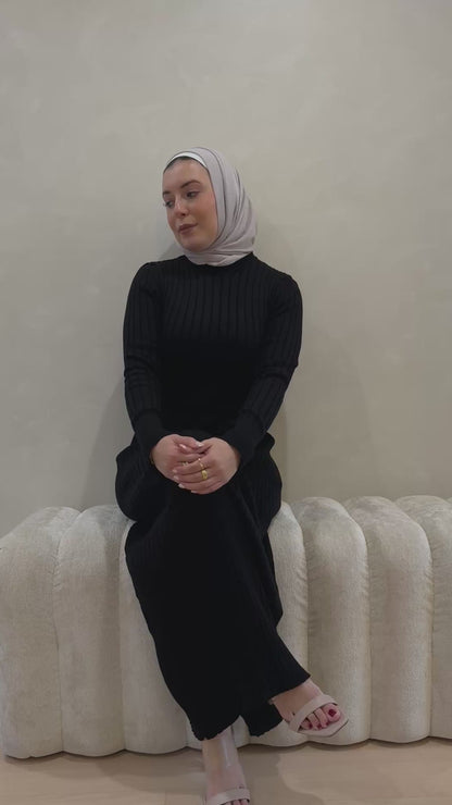 Chic Ribbed Maxi Black Knit Dress